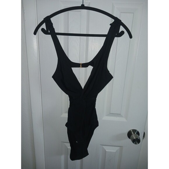 6 Shore Road By Pooja Women's Medium Baracoa Black Rock One Piece Swimsuit - Picture 1 of 8